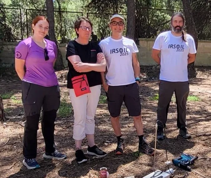 Esperti radon qualificati del team Assoradon durante l'interconfronto nazionale IRSOIL. Da sinistra: Beatrice Elzi, Clara, Andrea Gritti e Gabriele Ravasio.
