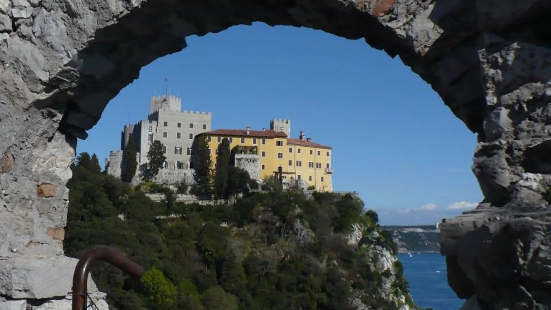 Castello di Duino - Zona Prioritaria Radon Carso, Friuli Venezia Giulia