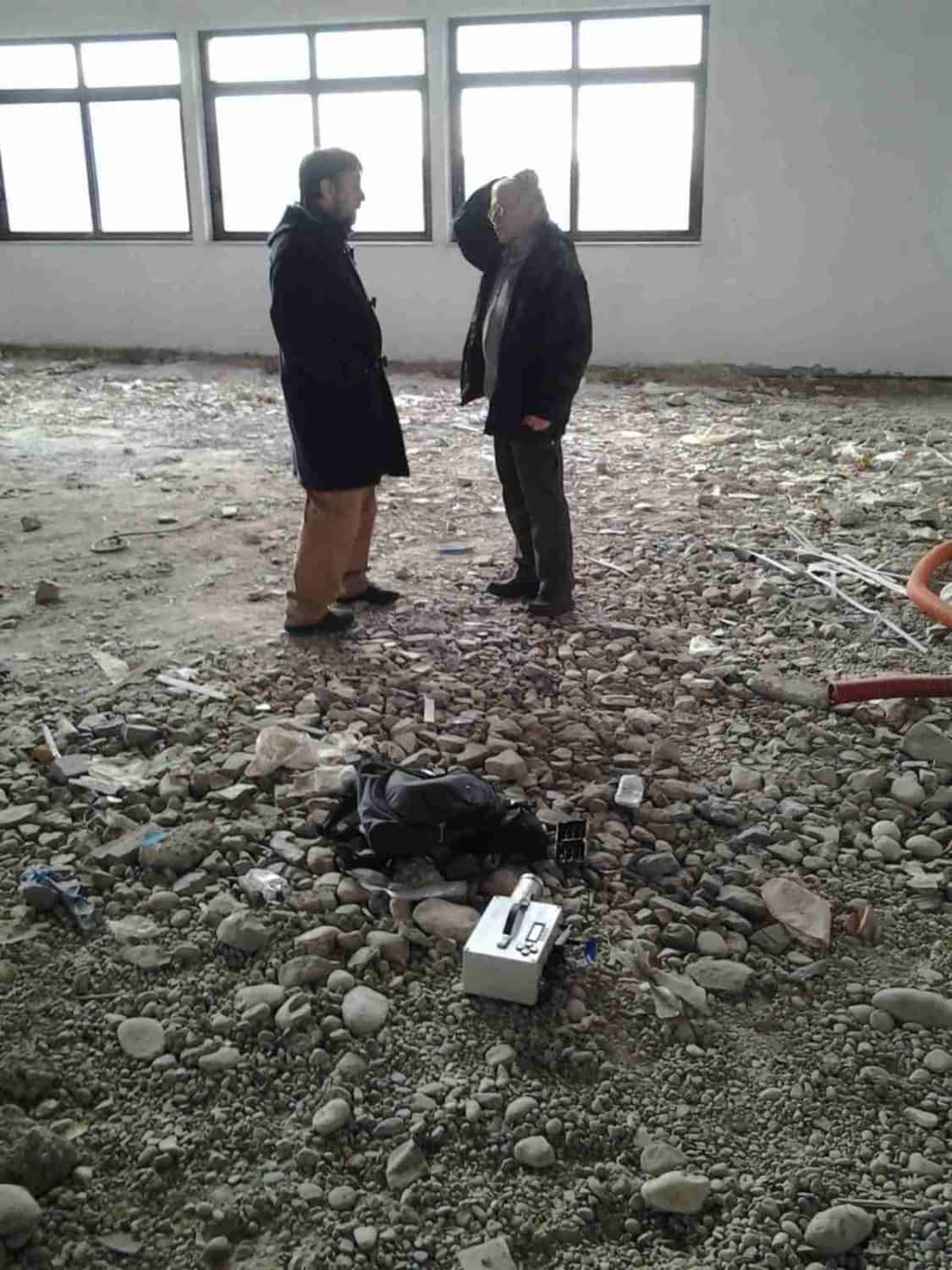 Inspection and radon measurement in building